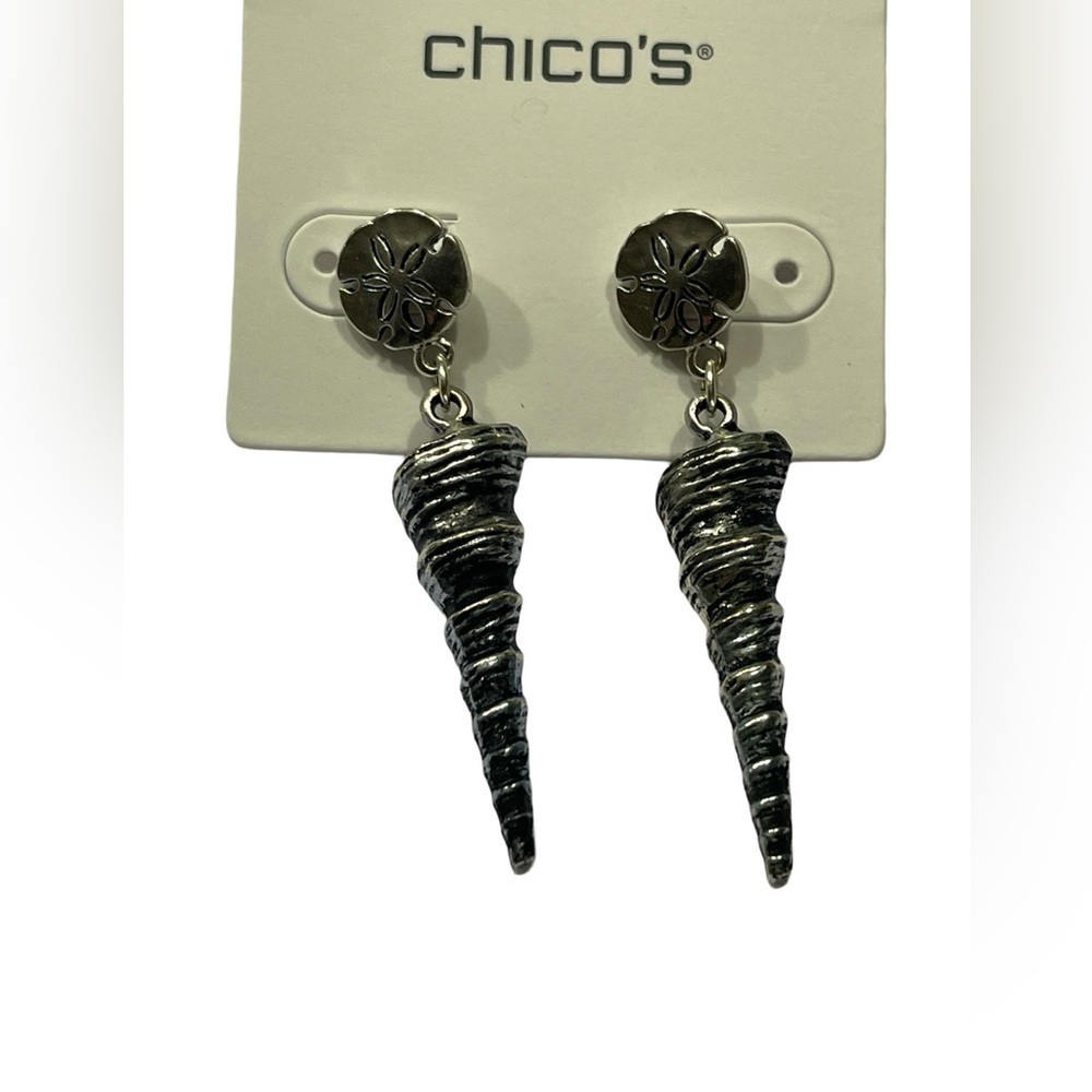 NWT Chico’s Shell Charm Earrings